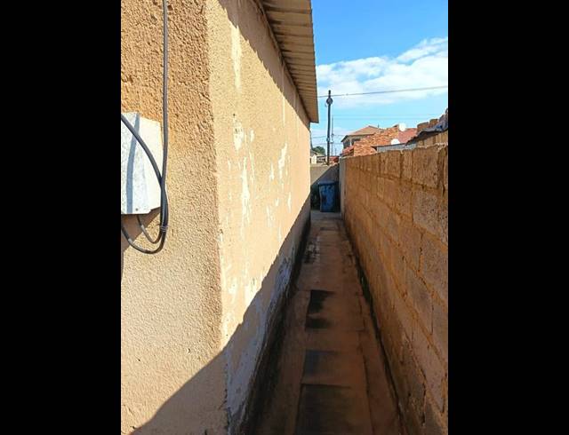 2 BEDROOM HOUSE FOR SALE IN THULANI